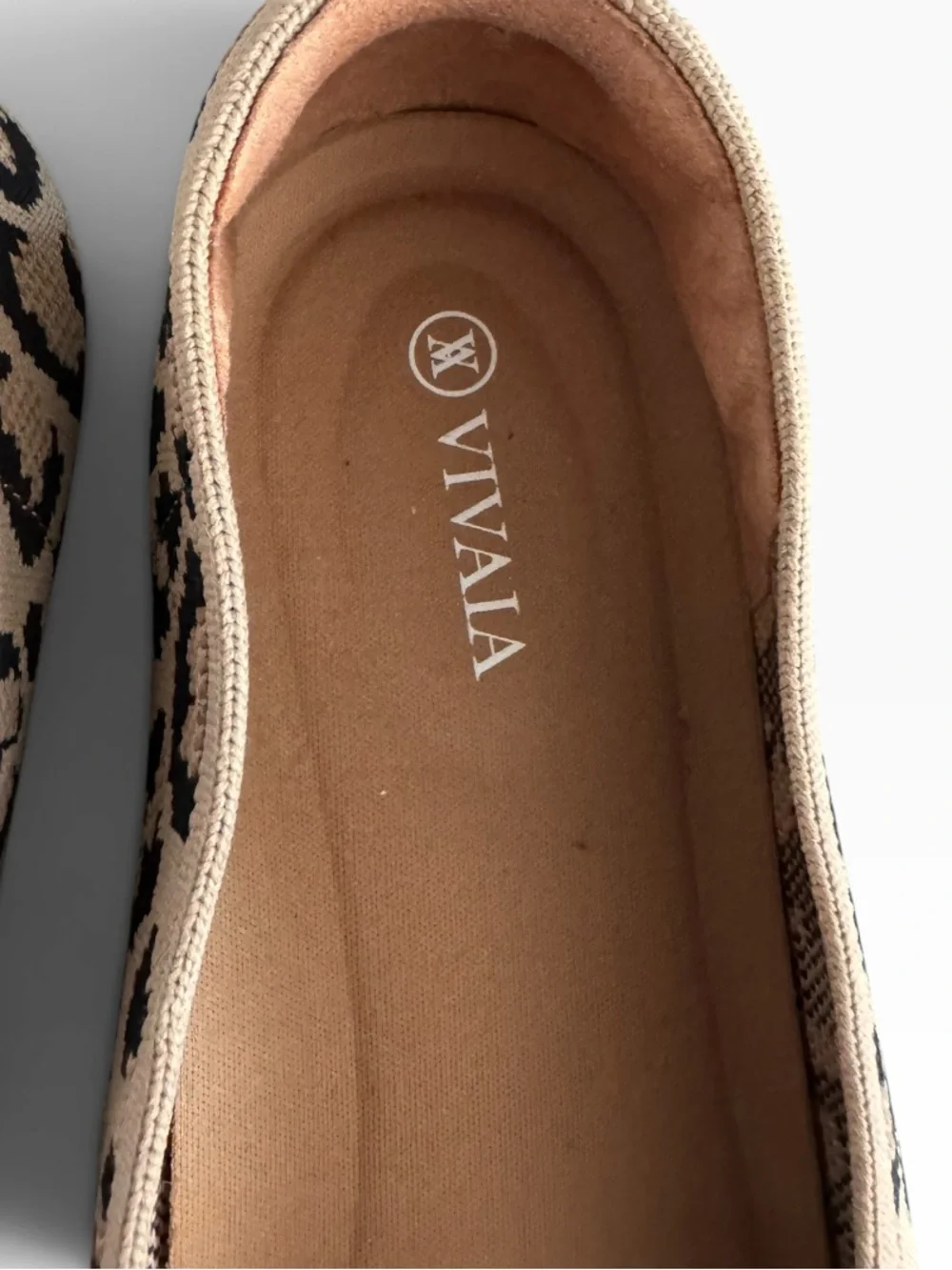 Vivaia Margot 2.0 square toe animal print flats size 40.5EU
